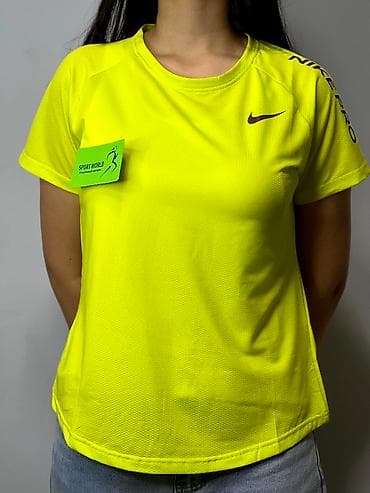 nike tech flece: Женские футболки — 1