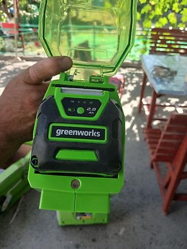 Аккумуляторный снегоуборщик Greenworks 40V (Snow Shovel) - Питание — 3