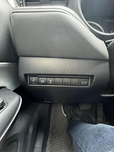 e class: Toyota Venza: 2021 г., 2.5 л, Автомат, Гибрид, Кроссовер — 2