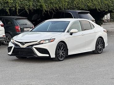 Транспорт: Toyota Camry: 2022 г., 2.5 л, Автомат, Гибрид, Седан — 3