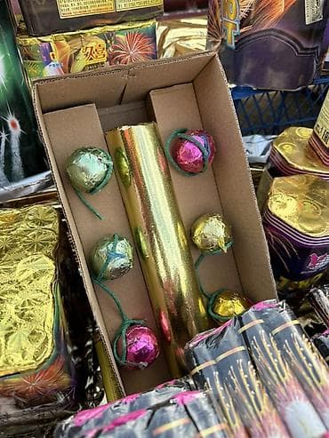 салют цена бишкек: Набор пиротехники (фейерверки, Фонтаны бенгальские свечи Цены — 8