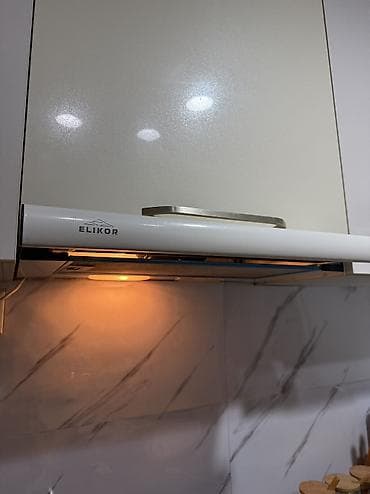 кухонный гарнитур 4 метра: Кухонный гарнитур, Б/у, цвет - Белый, Самовывоз — 2