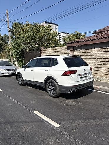 порог виш: Volkswagen Tiguan: 2019 г., 2 л, Автомат, Бензин, Кроссовер — 1