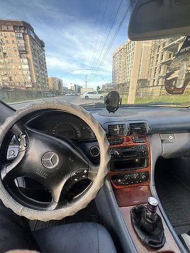 Mercedes-Benz C-Class: 2000 г., 2 л, Механика, Бензин, Седан — 5