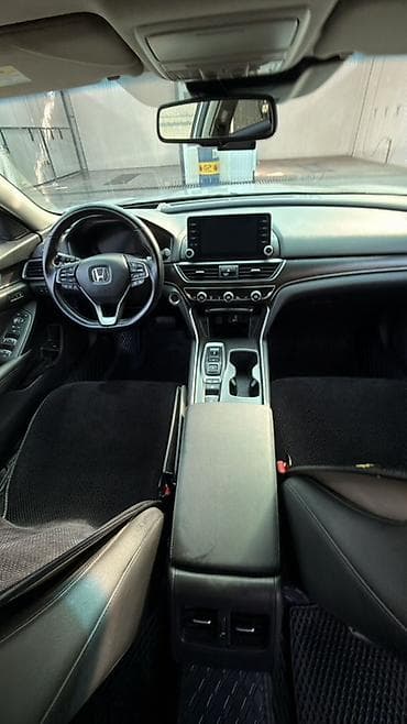 aion y plus: Honda Accord: 2019 г., Гибрид, Седан — 9