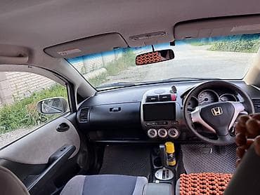 Honda Fit: 2005 г., 1.5 л, Вариатор, Бензин, Хетчбек — 7