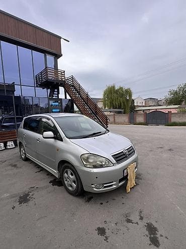 продается машина: Toyota Ipsum: 2003 г., 2.4 л, Автомат, Бензин, Минивэн — 4
