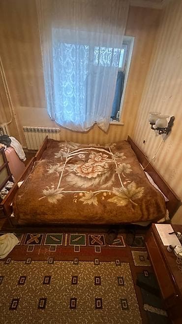 Отдам даром: Бесплатно отдаётся мебель! 1. Два кресла 2. Диван 3. Две кровати — 2