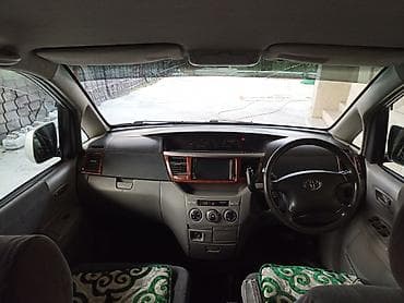 daf 2013: Toyota Noah: 2003 г., 2 л, Автомат, Бензин, Минивэн — 7