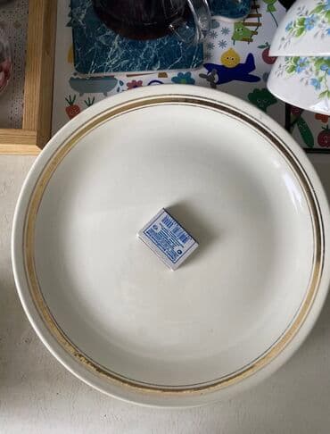 пасуда комплект: Продаю посуду блюдо 3 штуки - 250 с. за одну, набор 4 чашки с — 1