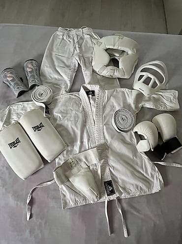 🥋 Экипировка для карате: На 7-8 лет размер (s) Продаю полный набор at lalafo.kg 🥋 Экипировка для карате: На 7-8 лет размер (s) Продаю полный набор