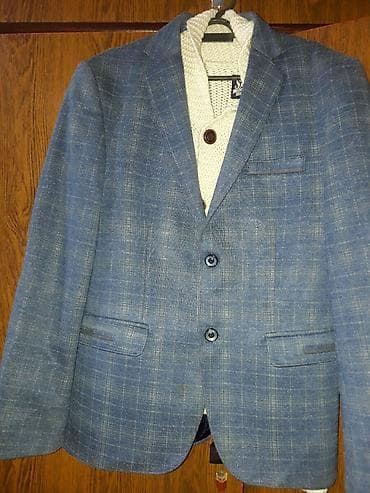 Модный пиджак,состояние новое! на 11-13 лет. Очень удобный, гладить не