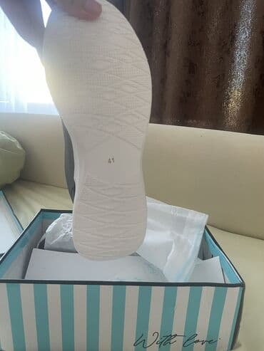 шуба на прокат: Новые! Классные кроссовки, но ошиблись с размером. Размер 41 — 3