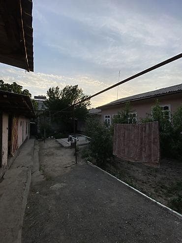 котед: 🏡 Үй сатылат! 📍 Дарек: Ош шаары. ГорбаНя кичи району. Ул депутатский — 2
