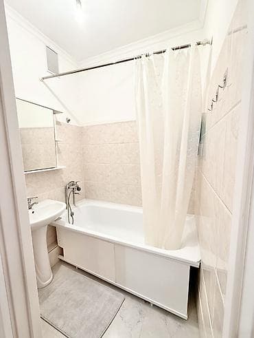 Недвижимость: 2 комнаты, 66 м², 1 этаж — 6
