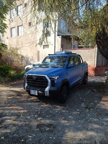 Читайте внимательно пикап 5500$дальность 200 км на одном зарядное.