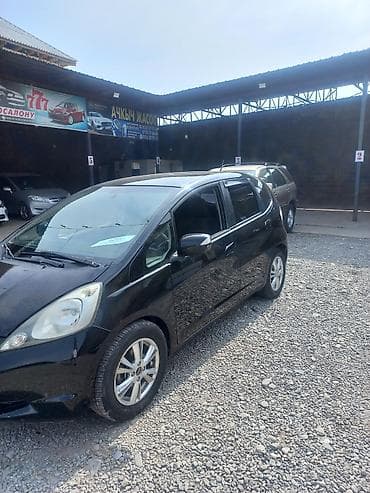 ош жапалак: Honda Jazz: 2009 г., 1.3 л, Кол менен иштөөчү, Бензин, Хетчбек — 2