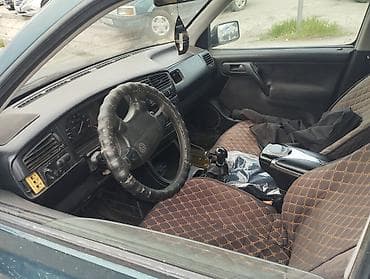 ford escape: Volkswagen Vento: 1996 г., 1.8 л, Ручные, Бензин, Седан — 4