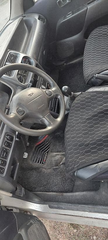 чехлы бу: Daihatsu Sirion: 2000 г., 1.1 л, Механика, Бензин, Хэтчбэк — 5