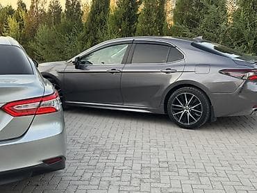 byd e2 2021: Toyota Camry: 2021 г., 2.5 л, Автомат, Гибрид, Седан — 4