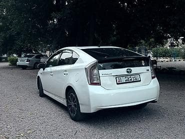 start: Toyota Prius: 2015 г., 1.8 л, Вариатор, Гибрид, Лифтбек — 3