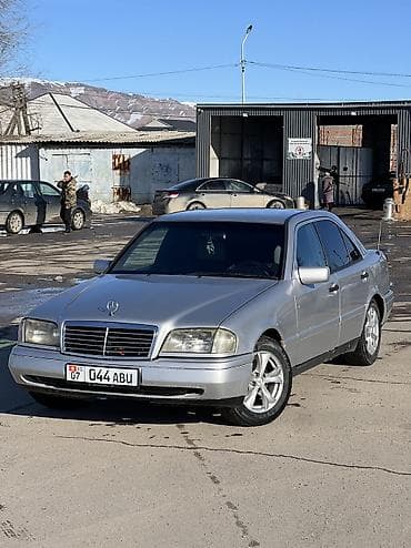 Mercedes-Benz 220: 1995 г., 2.2 л, Механика, Бензин, Седан