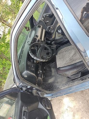 мотор фольцваген: Volkswagen Golf: 1994 г., 1.8 л, Кол менен иштөөчү, Бензин, Хетчбек — 3