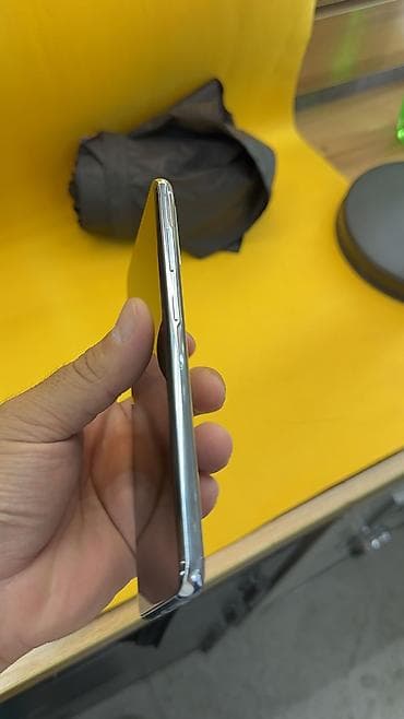 Техника и электроника: Samsung Galaxy S20, Б/у, 128 ГБ, 2 SIM — 5