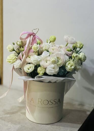 цветок в колбе: 🌸 Продам свежую цветочную композицию в коробке La Rossa Стильная и — 3