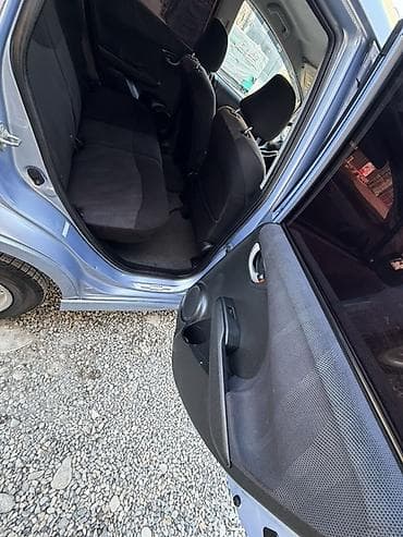 подголовник фит: Honda Fit: 2009 г., 1.5 л, Автомат, Бензин, Хэтчбэк — 6