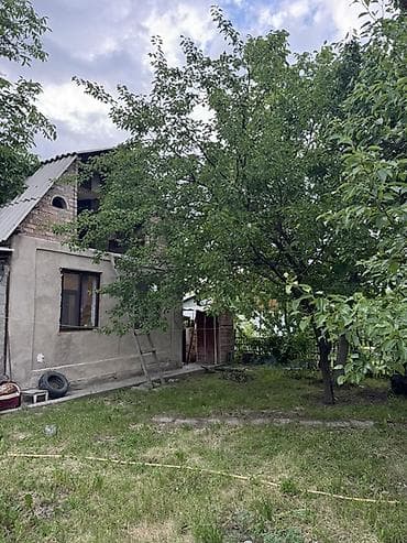 Продажа домов: Продаётся дачный участок с домом и хозяйственными постройками. - — 2