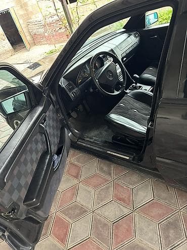 Mercedes-Benz C-Class: 1994 г., 2.2 л, Механика, Газ, Седан — 5