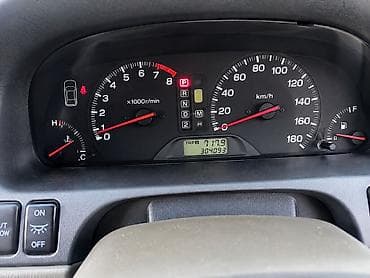 каробка на одиссей: Hozon : 2000 г., 3 л, Автомат, Бензин, Минивэн — 4