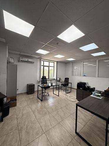 брокер бишкек: Аренда офисов, 27 м², В бизнес центре, 1 линия — 5