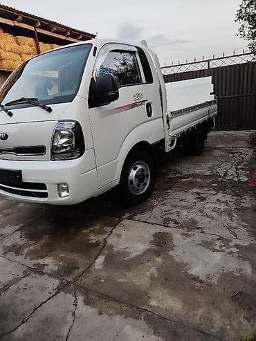 225 65 16: Kia Bongo 1200 — 7