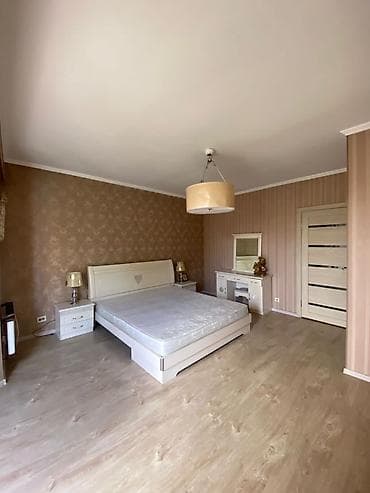 дом горького: 210 м², 10 комнат, Семейным — 8