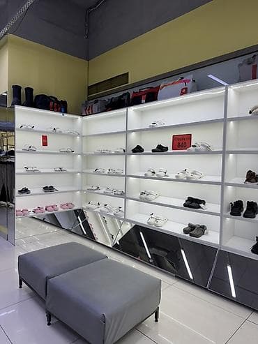 Сдам обувную часть в мужском магазине ТЦ ГУМ. 2 этаж Проходимость