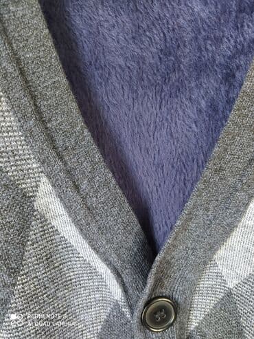 весенняя одежда: Новая теплая кофта на пуговицах
Размер М — 3