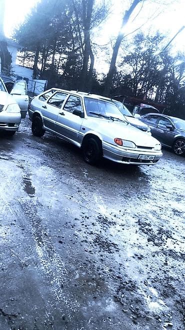 кузов каратыш: Автомобиль: пятидверный хэтчбек серебристого цвета. Кузов: - Тип — 5