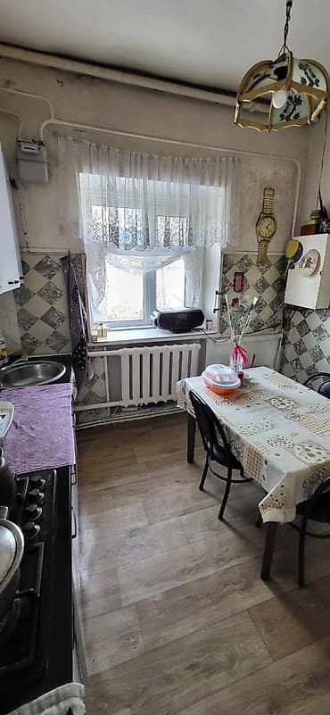 дом аламидин 1: Продам дом с мебелью. 📍Город Кант,ул.Куйбышева. В доме 5 жилых комнат — 4