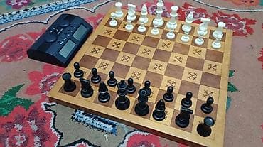 кеты: Продаю шахматы. Шахматы классические, хорошего качества, размер доски — 4