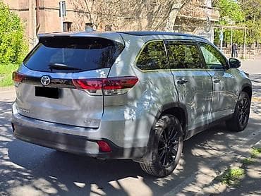 салон машины: Toyota Highlander: 2019 г., 3.5 л, Автомат, Бензин, Кроссовер — 6