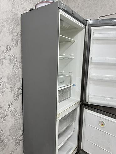 Холодильник Indesit, двухкамерный, серебристый цвет, нижняя — 4