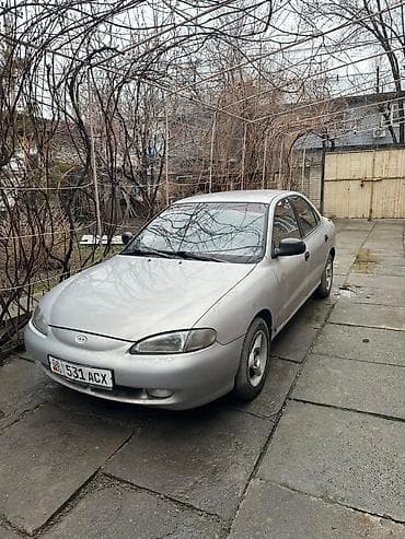 Hyundai Elantra: 1995 г., 1.6 л, Механика, Бензин, Седан