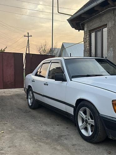 camry 2020: Mercedes-Benz W124: 1989 г., Механика, Дизель, Седан — 10