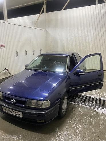 Opel Vectra: 1995 г., 1.8 л, Кол менен иштөөчү, Бензин, Лифтбек — 4
