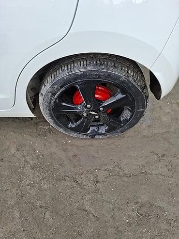 accord 2002: Компактный городской хэтчбек белого цвета. Основные особенности: - — 6