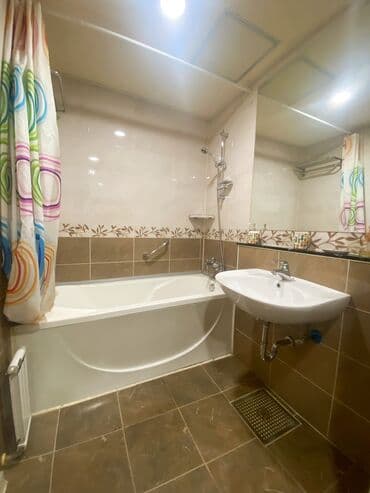 одна комнатная квартира на долгий срок: 2 бөлмө, Чогуу жашоосу жок, Толугу менен эмереги бар — 3