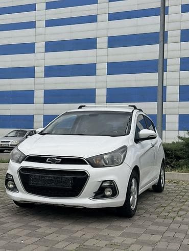 Chevrolet Spark: 2017 г., 1 л, Вариатор, Бензин, Хэтчбэк