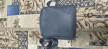 Сумка через плечо, компактная, тёмно‑серая/чёрная. - Формат at lalafo.kg Сумка через плечо, компактная, тёмно‑серая/чёрная. - Формат